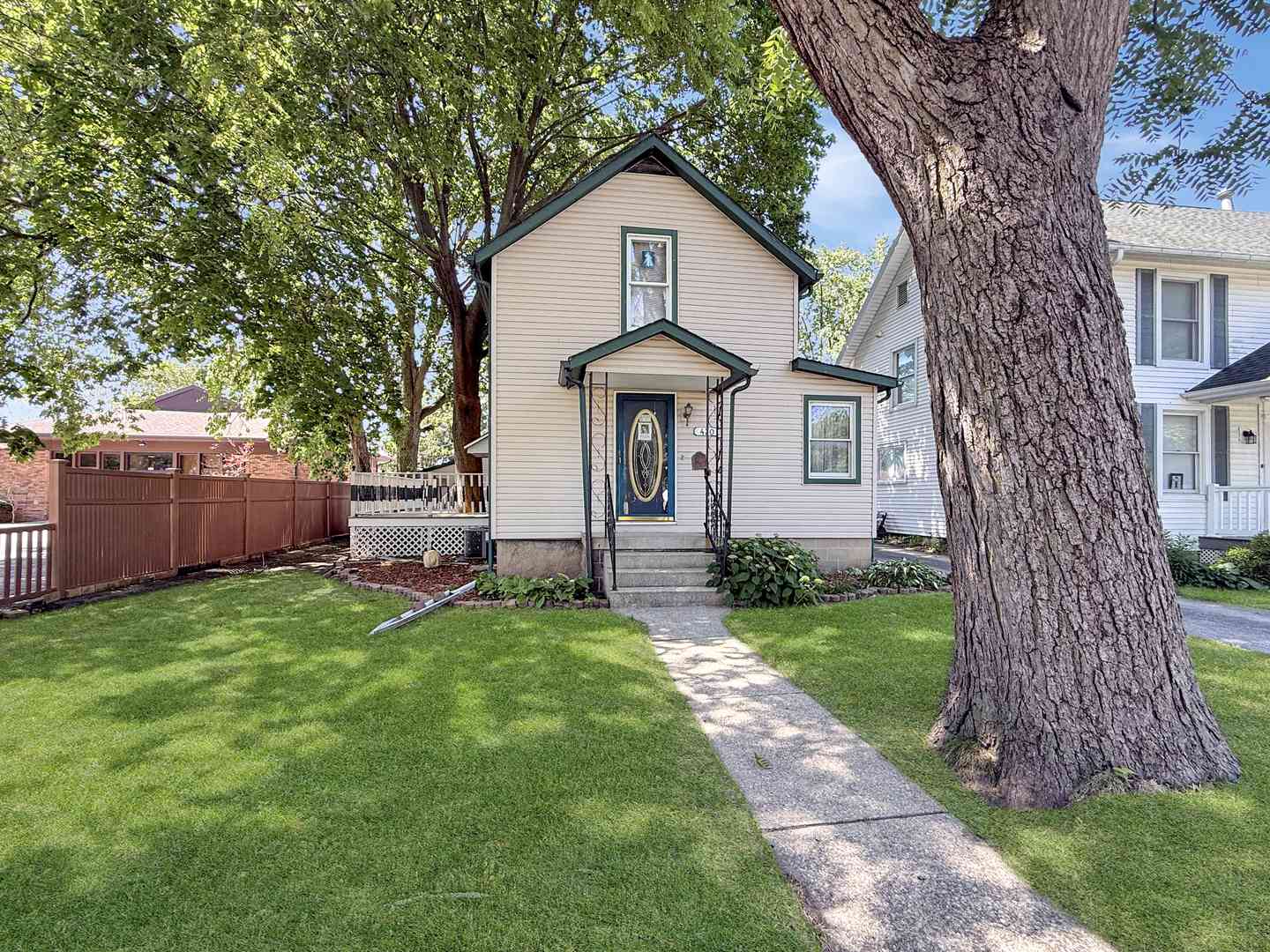 Homes For Sale - 420 E Congress Avenue<br/> Rantoul, IL 61866