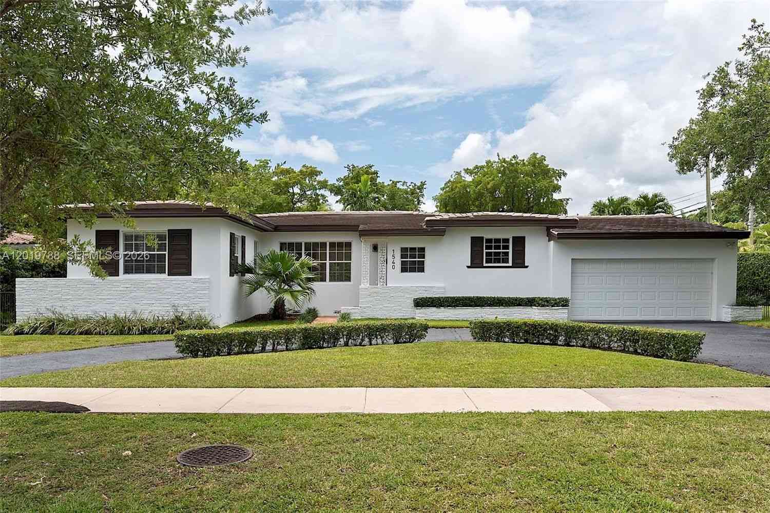 Homes For Sale - 1540 Urbino Avenue<br/> Coral Gables, FL 33146