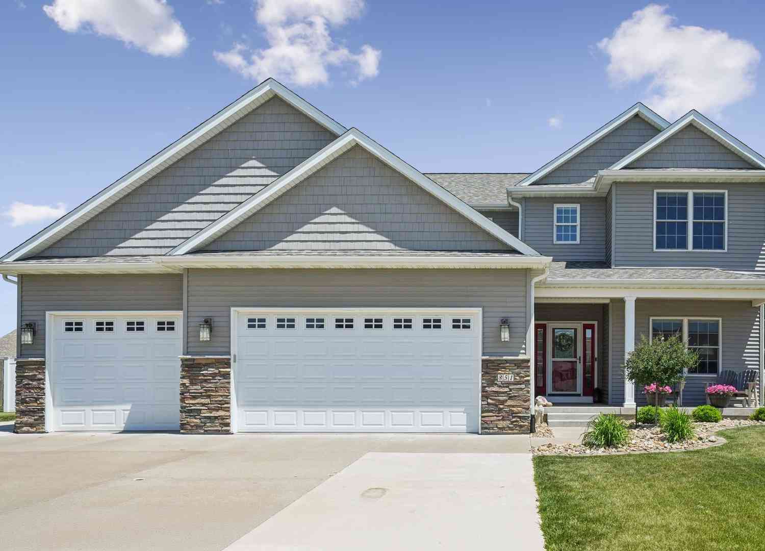 Homes For Sale - 851 Stonebridge Circle<br/> Eldridge, IA 52748