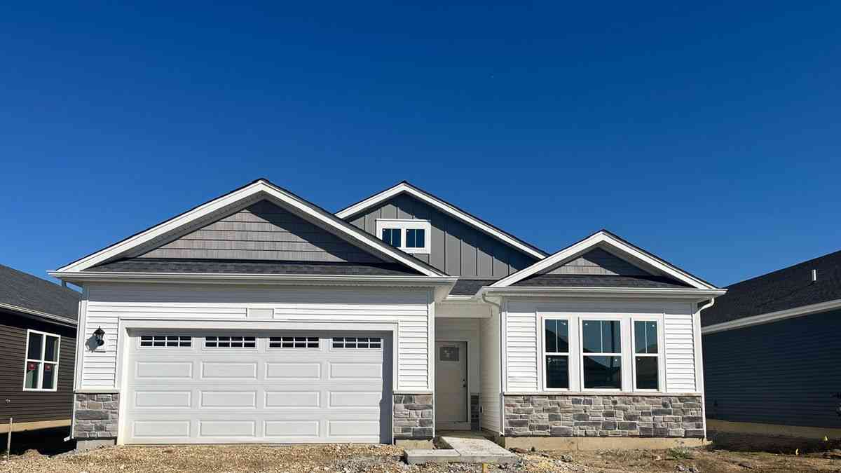 Homes For Sale - 2523 Skye Drive<br/> Pingree Grove, IL 60140