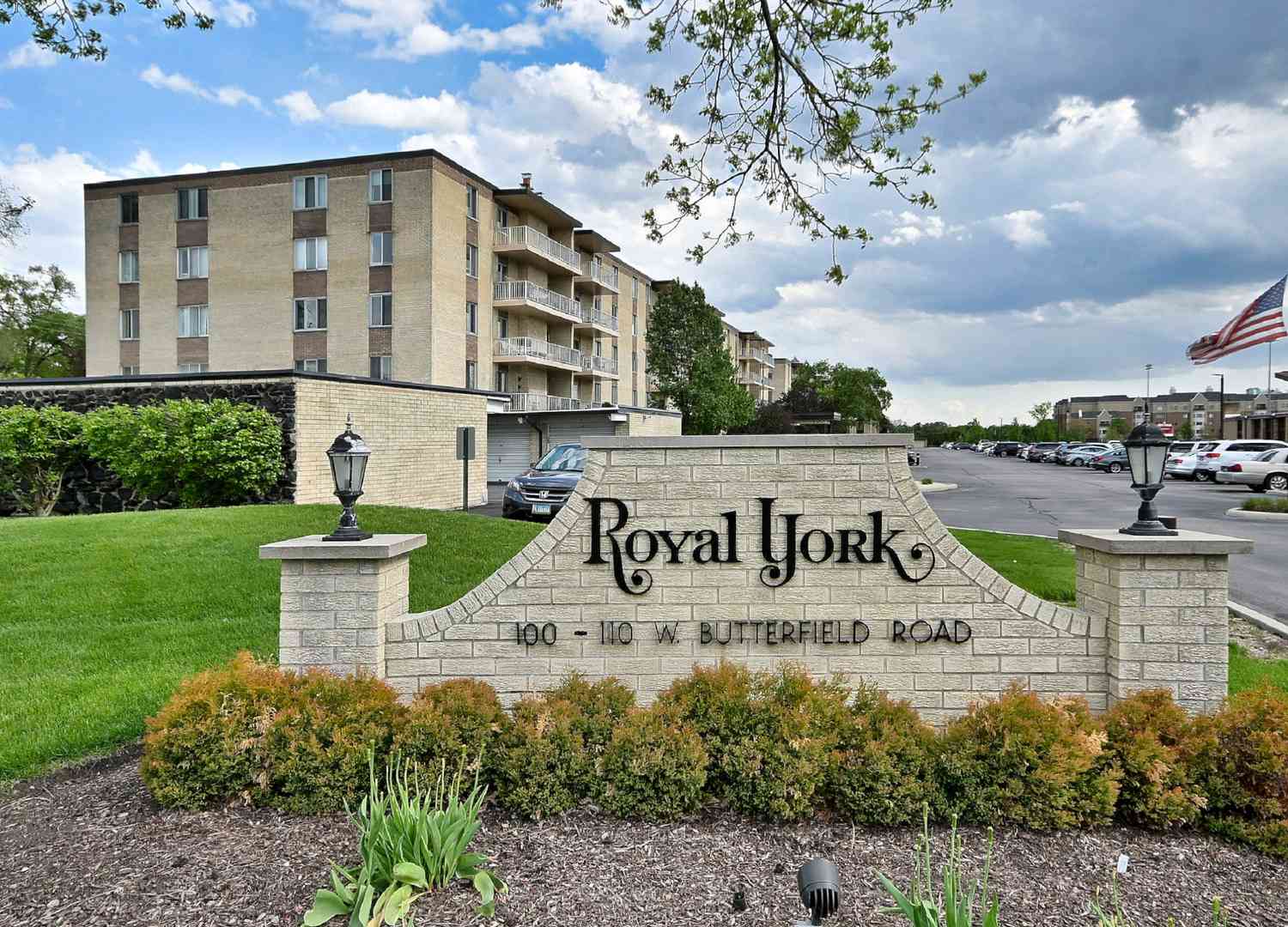 Homes For Sale - 110 W Butterfield Road #302S<br/> Elmhurst, IL 60126