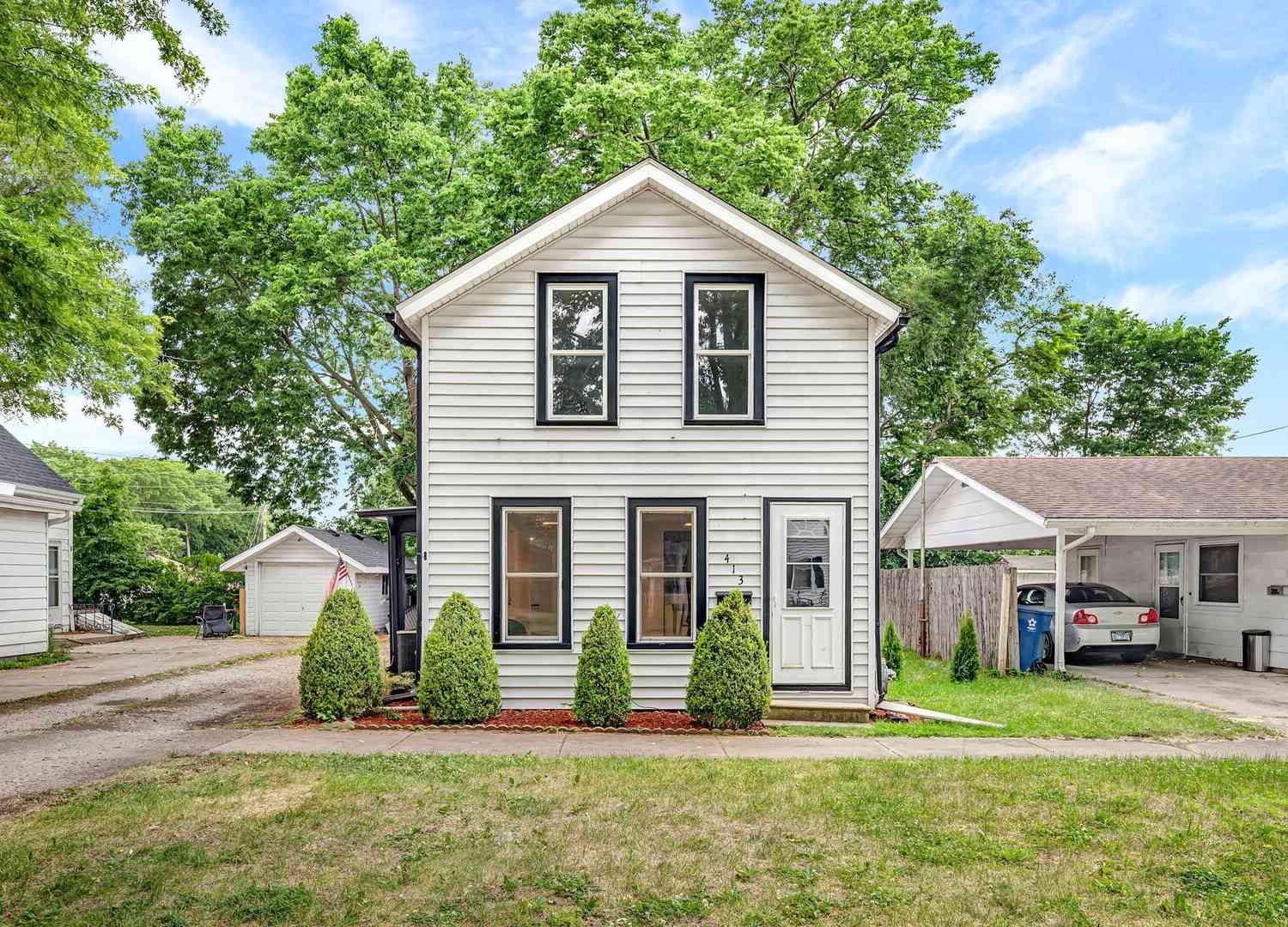 Homes For Sale - 413 W Washington Street<br/> Morris, IL 60450