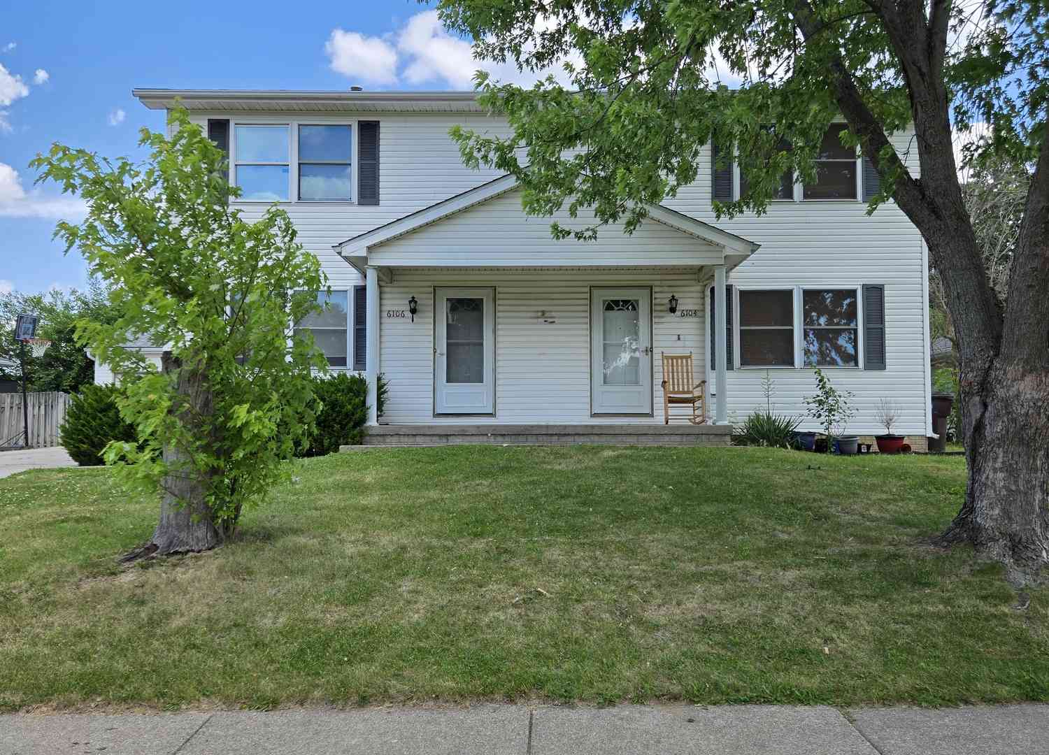 Homes For Sale - 6104 N Frostwood Parkway<br/> Peoria, IL 61615