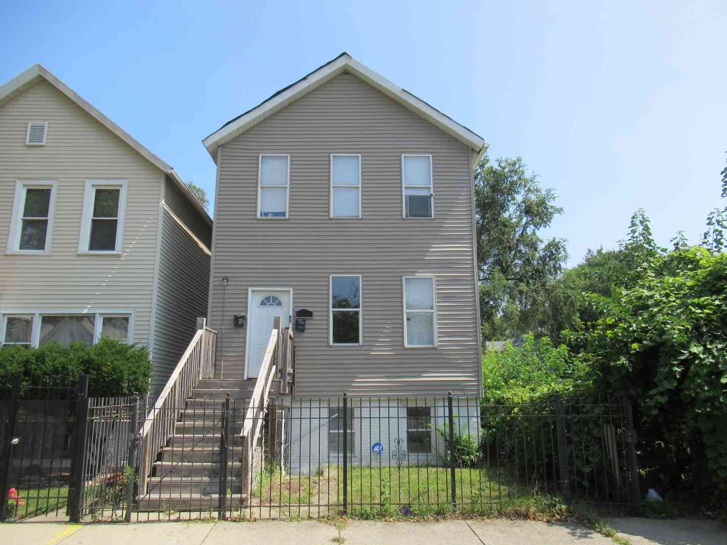 Homes For Sale - 7533 S Dorchester Avenue<br/> Cook County, Chicago, IL 60619