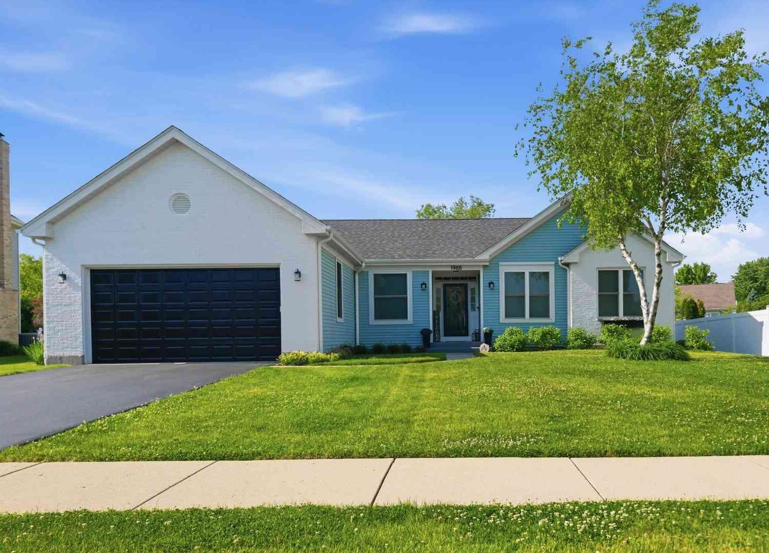 Homes For Sale - 1968 School House Lane<br/> Aurora, IL 60506