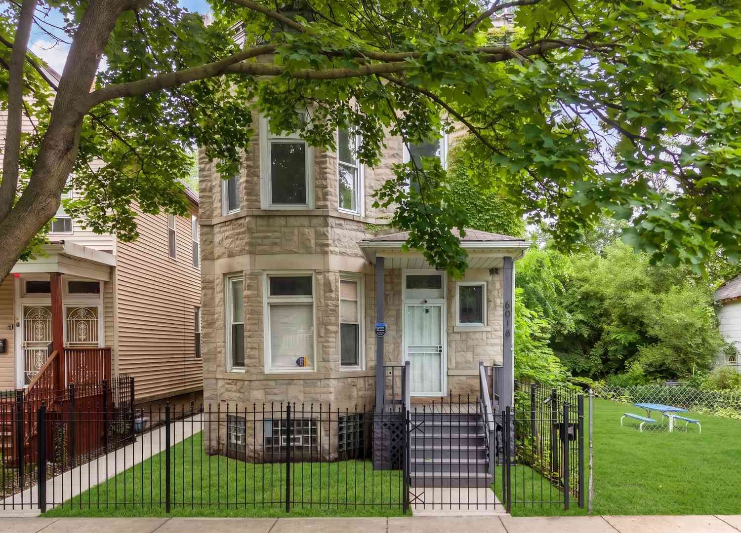 Homes For Sale - 6018 S Sangamon Street<br/> Chicago, IL 60621