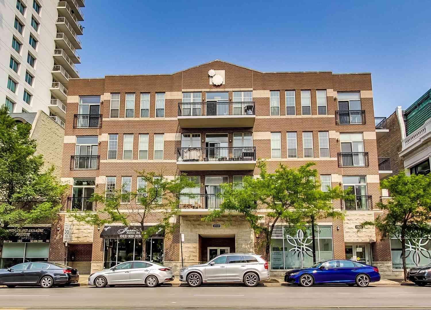 Homes For Sale - 1919 S Michigan Avenue #302<br/> Chicago, IL 60616