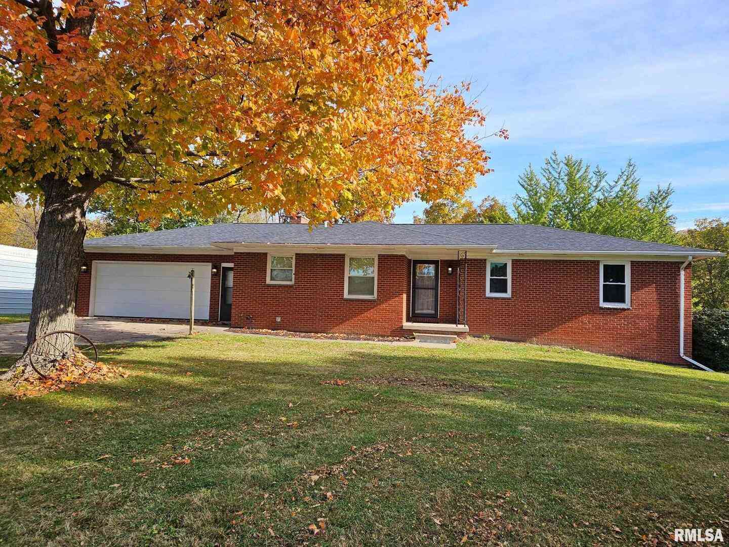 Homes For Sale - 3881 Us-61 Highway<br/> Blue Grass, IA 52726