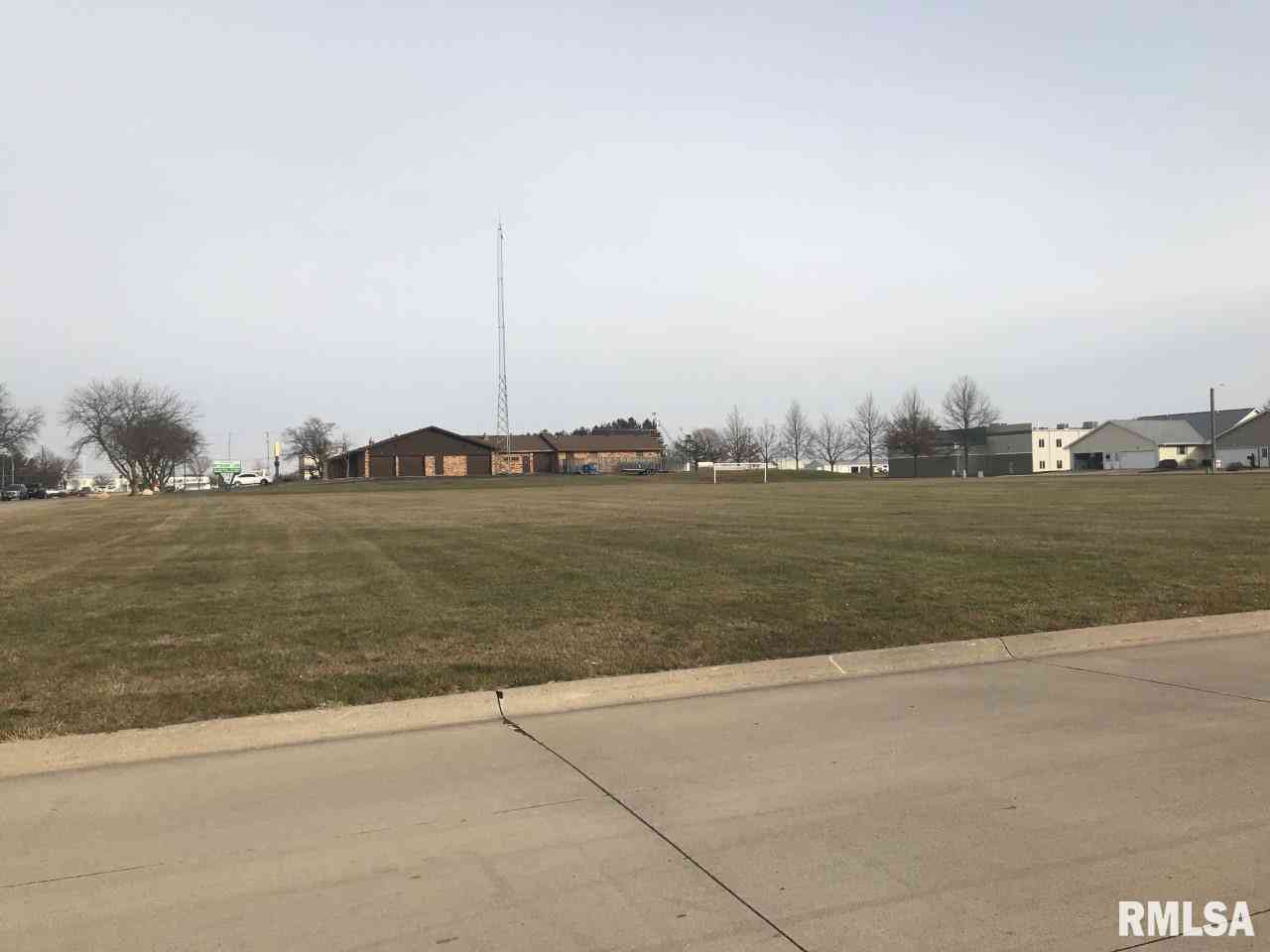 Vacant Land For Sale - S 6th Avenue<br/> Eldridge, IA 52748