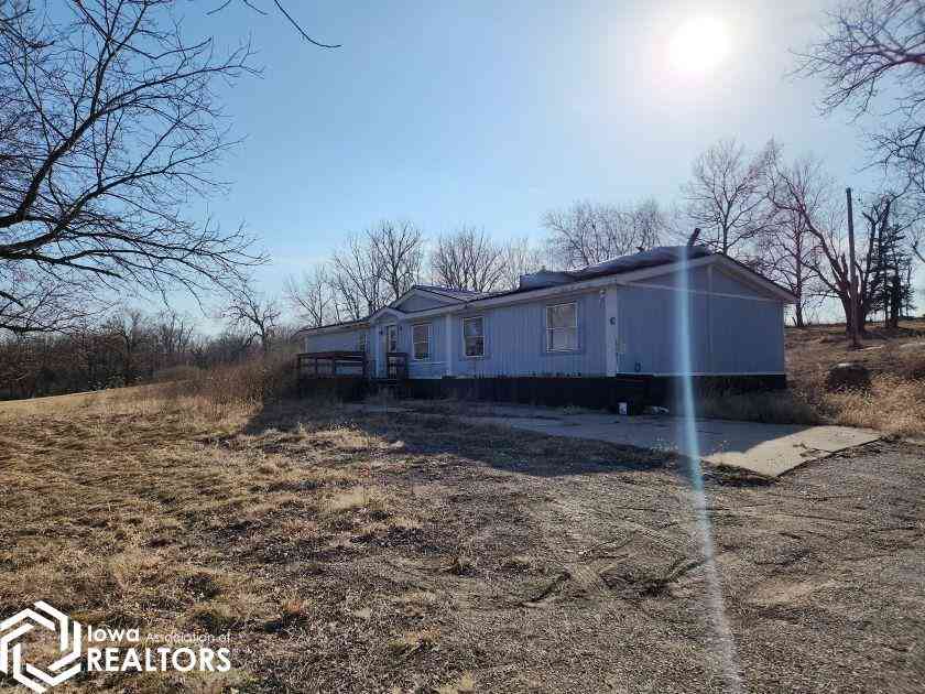 Mobile Home For Sale - 200 3rd Avenue<br/> Poweshiek County, Grinnell, IA 50112