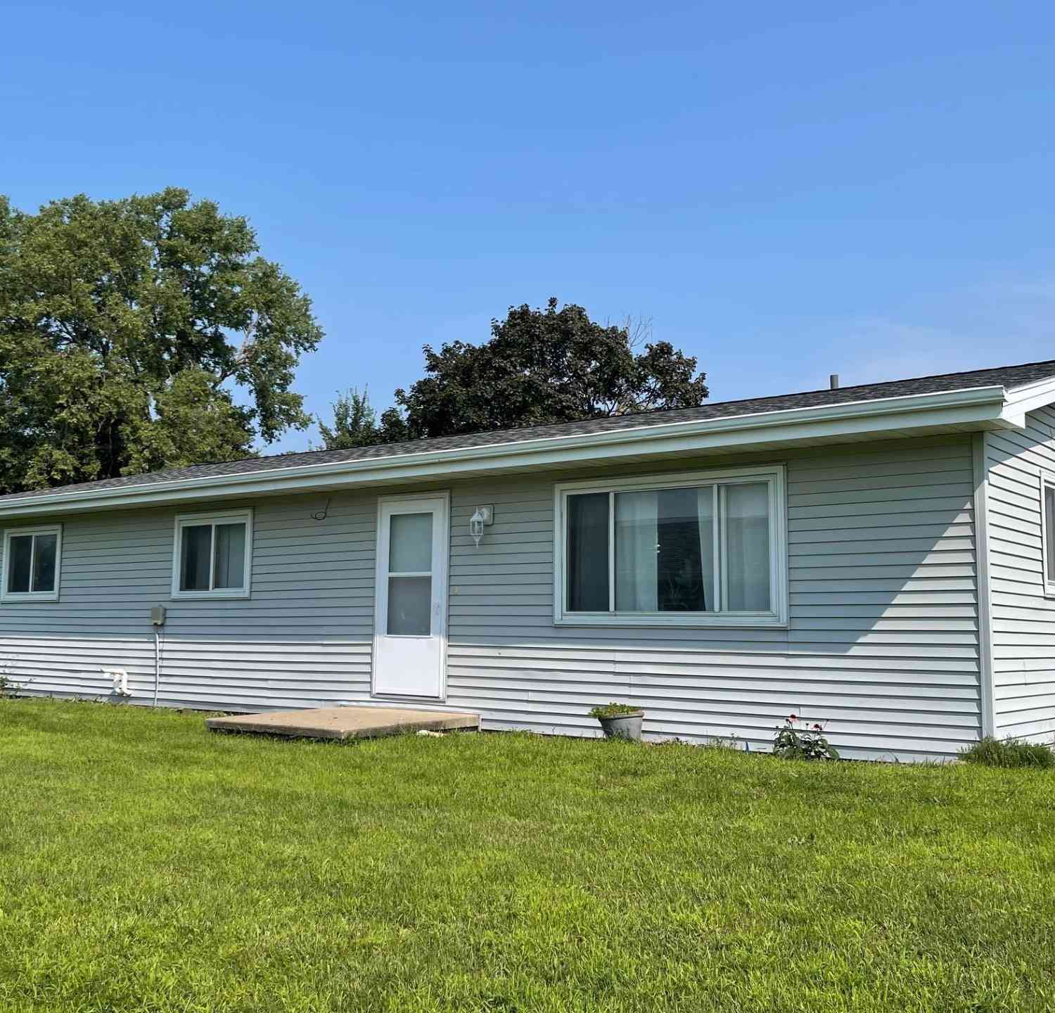 Homes For Sale - 105 Broad Street<br/> Grinnell, IA 50112