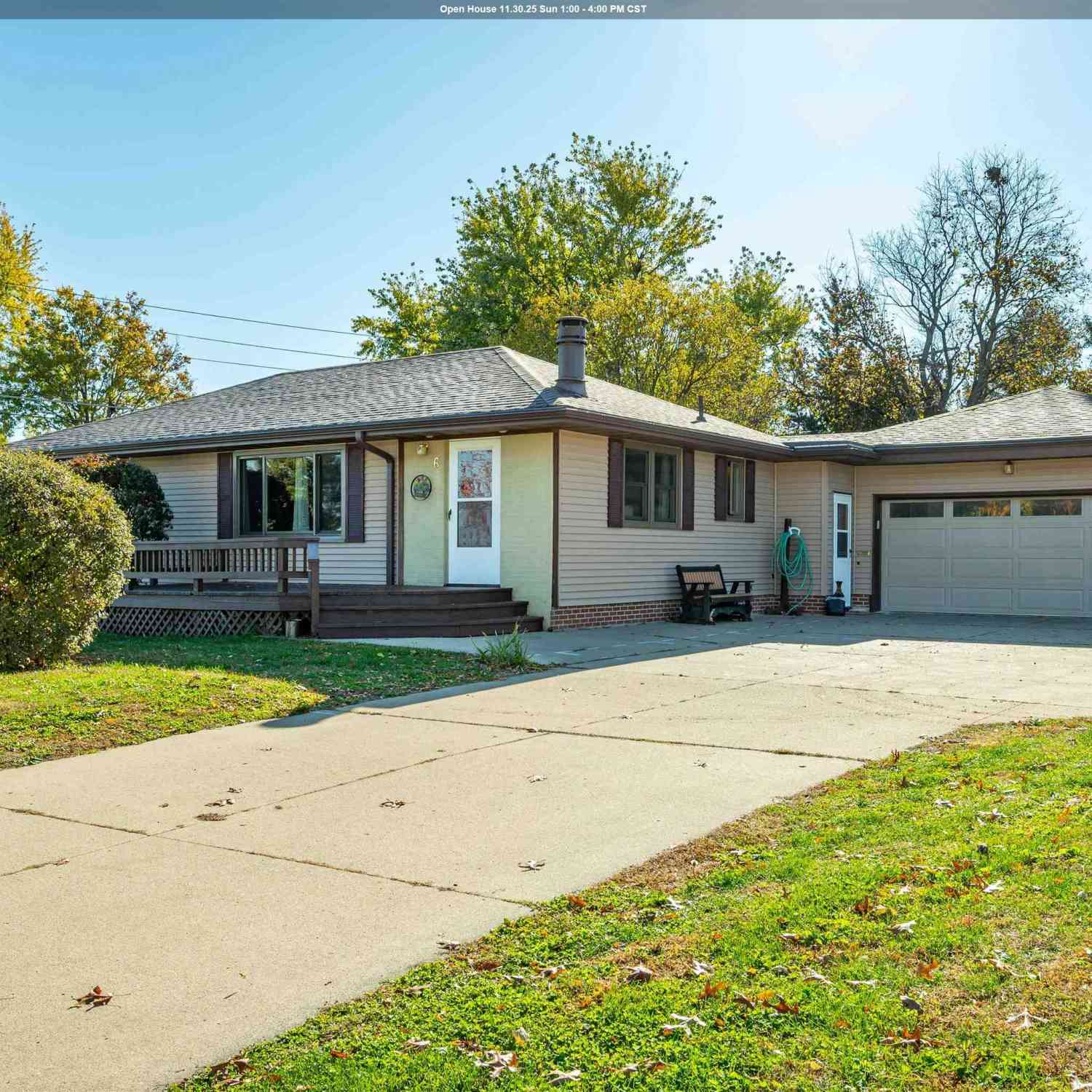 Homes For Sale - 6 W Meadow Lane<br/> Marshall County, Marshalltown, IA 50158