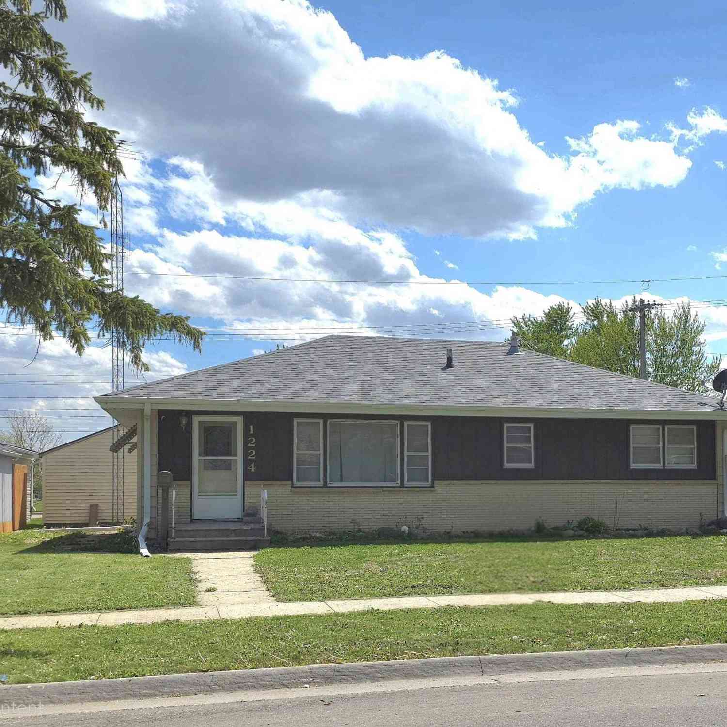 Homes For Sale - 1224 Betsy Lane<br/> Hamilton County, Webster City, IA 50595