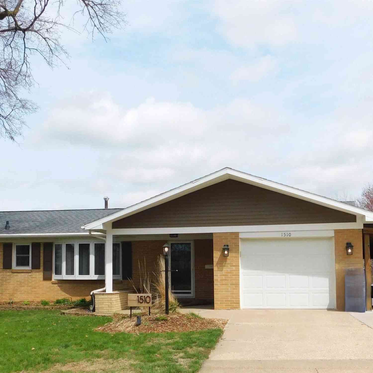Homes For Sale - 1510 S Main Street<br/> Crawford County, Denison, IA 51442
