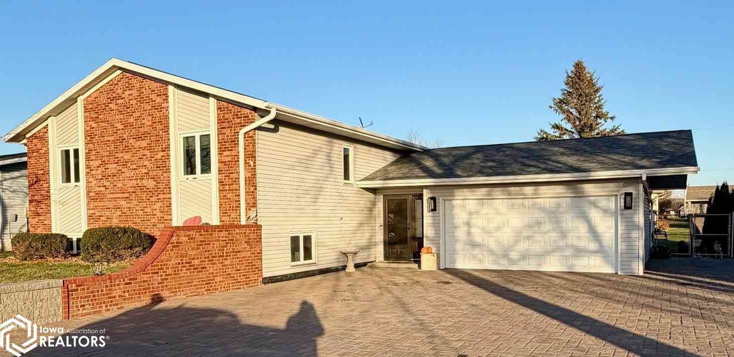 Homes For Sale - 1513 2nd Street<br/> Wright County, Clarion, IA 50525