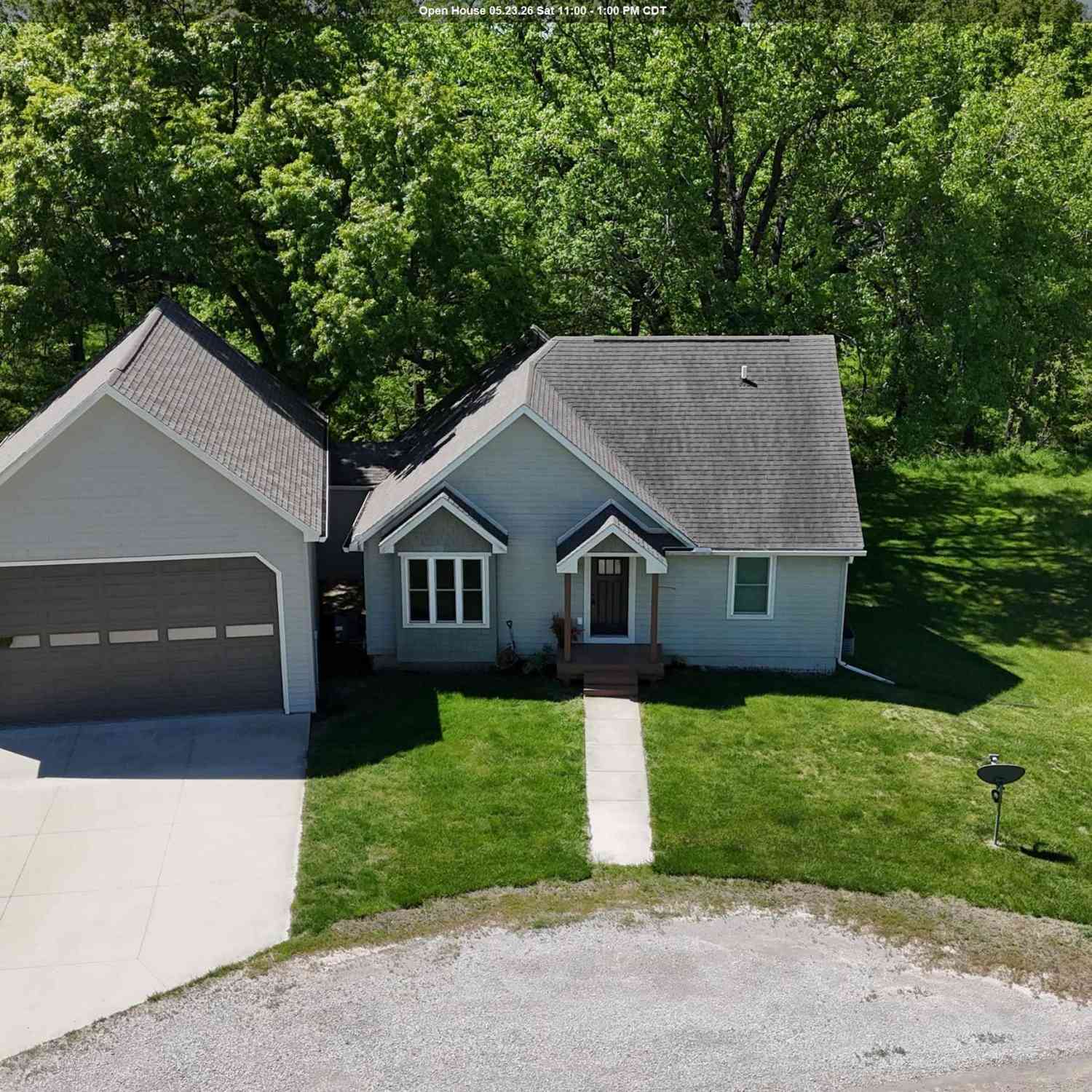 Homes For Sale - 17587 Lakeshore Drive<br/> Moravia, IA 52574