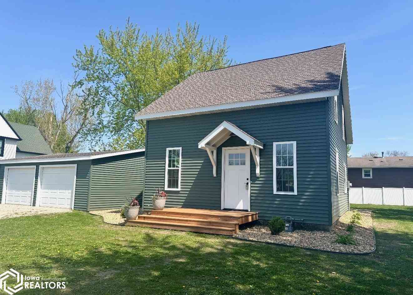 Homes For Sale - 607 S Mill Street<br/> Winnebago County, Lake Mills, IA 50450