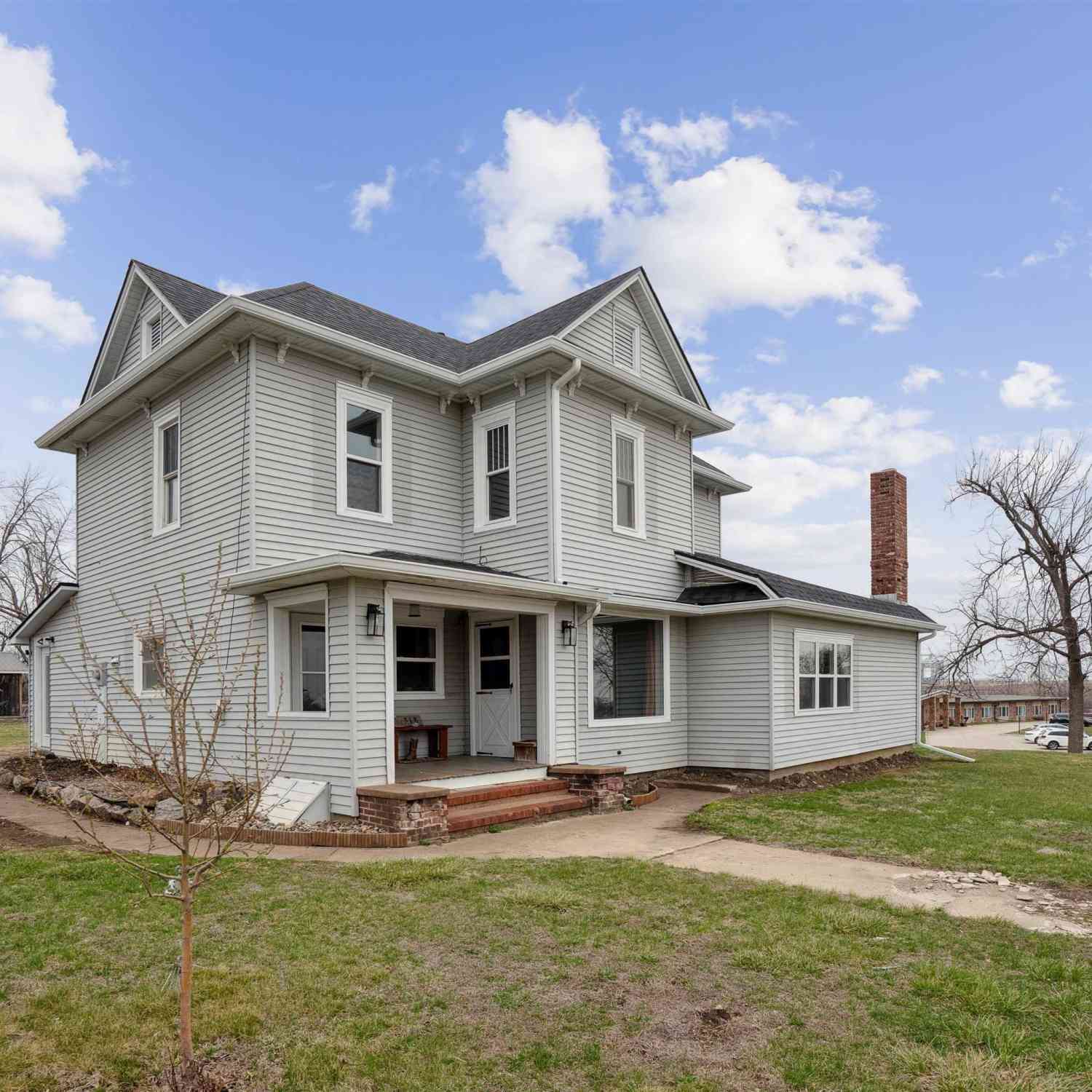 Homes For Sale - 318 E Garfield Street<br/> Zearing, IA 50278