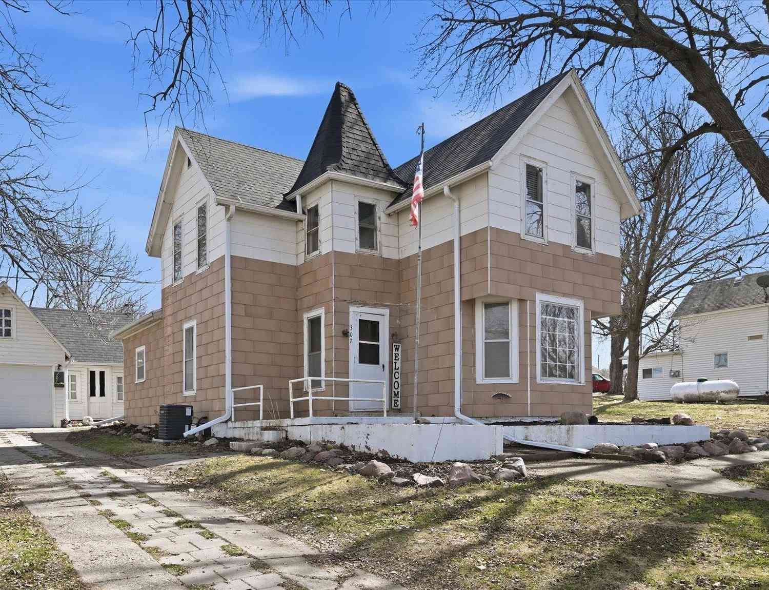 Homes For Sale - 307 Oak Avenue<br/> Crawford County, Charter Oak, IA 51439