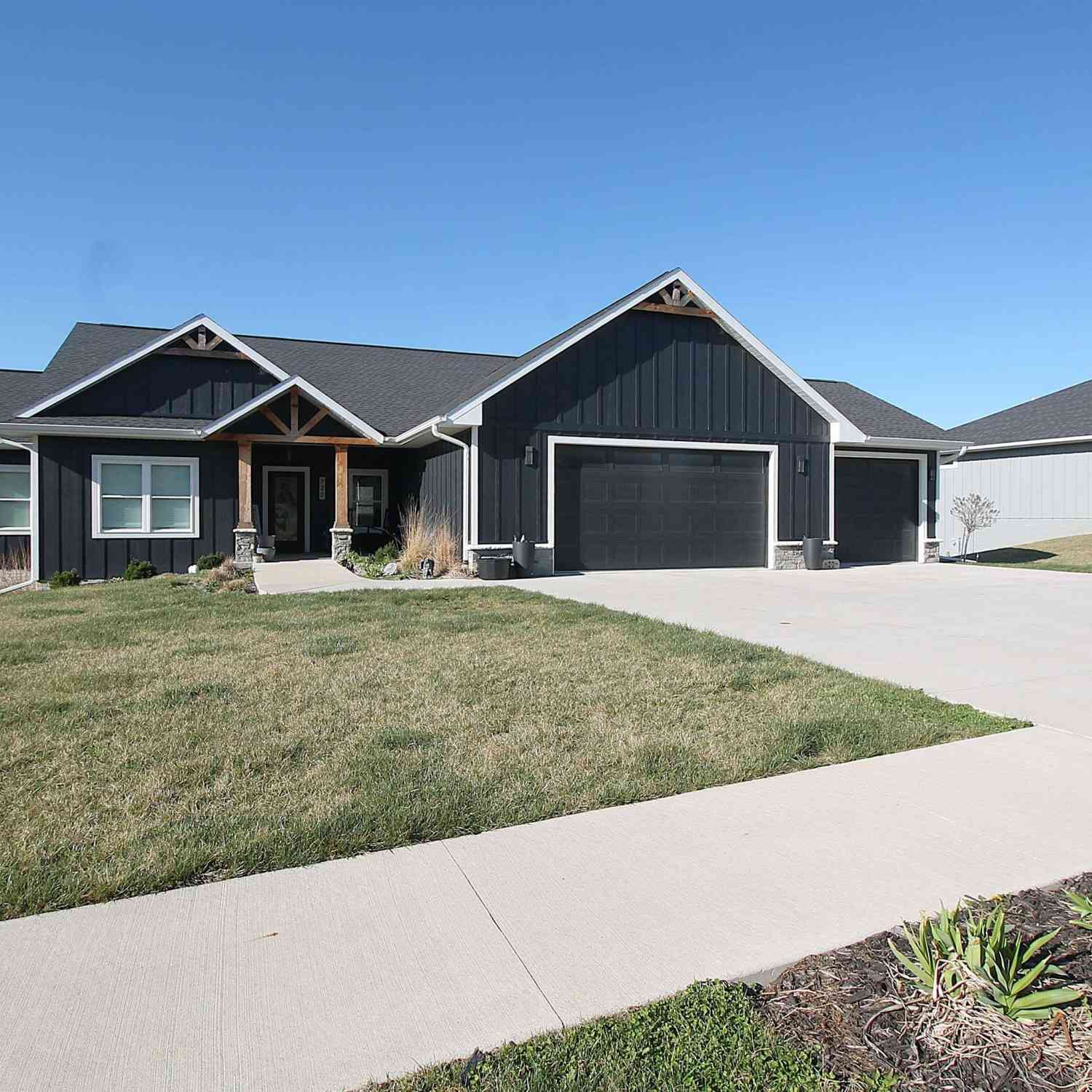 Homes For Sale - 725 Plum Street<br/> Page County, Clarinda, IA 51632