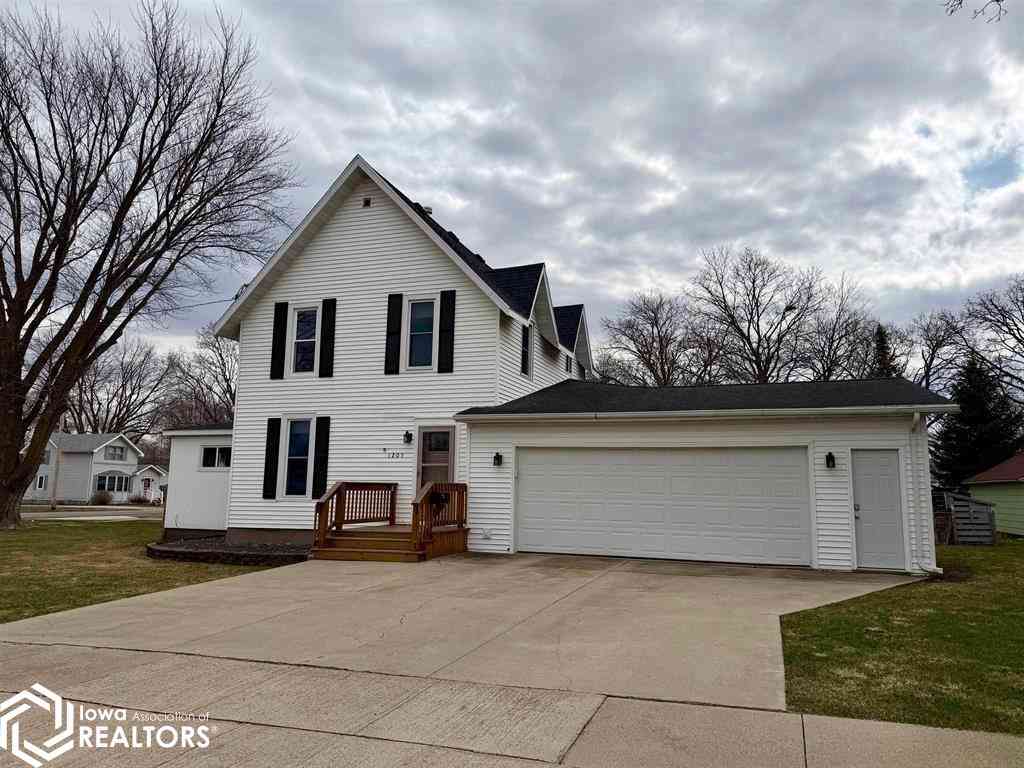 Homes For Sale - 1205 1st Avenue<br/> Northwood, IA 50459