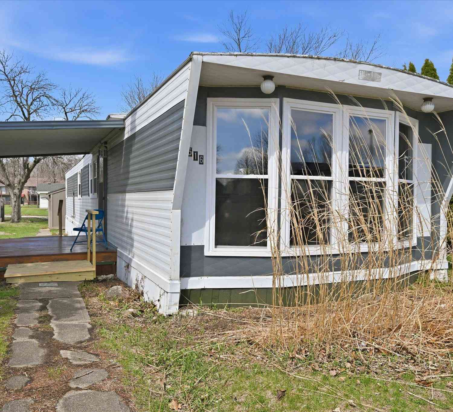 Mobile Home For Sale - 516 S Fremont Streets<br/> Stuart, IA 50250