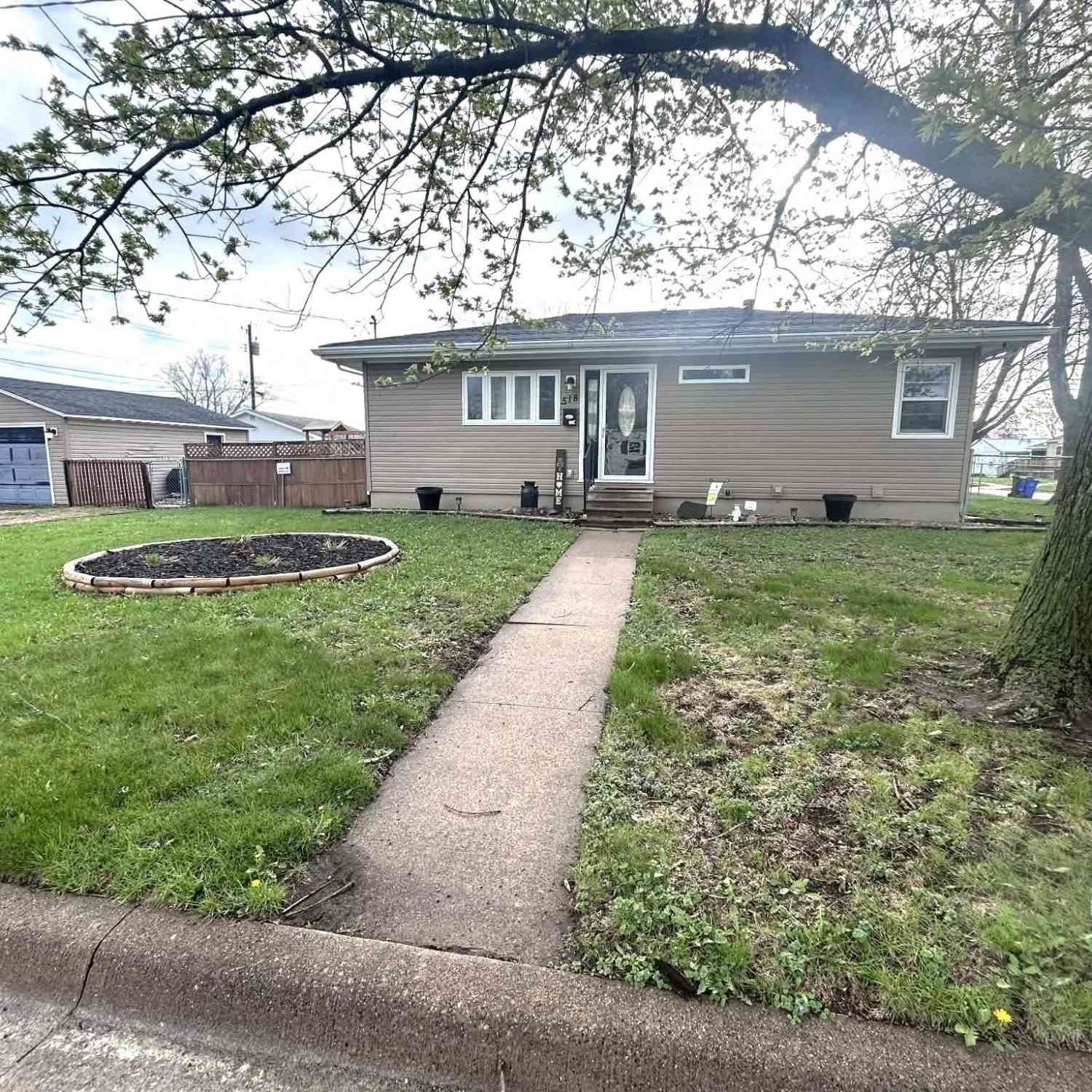 Homes For Sale - 518 Tuttle Street<br/> Wapello County, Ottumwa, IA 52501