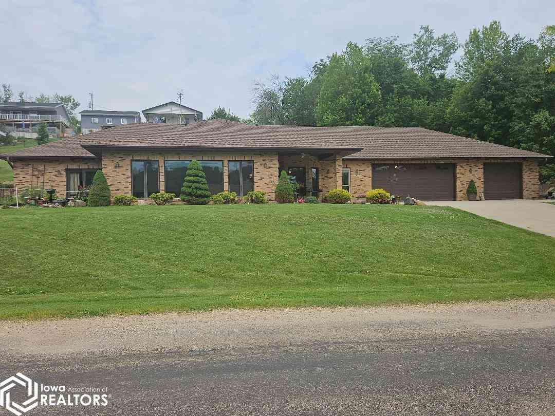 Homes For Sale - 1326 Lakeshore Drive<br/> Brooklyn, IA 52211
