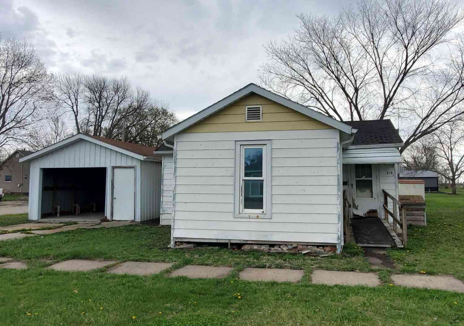 Homes For Sale - 315 N Butler Street<br/> Wayne County, Corydon, IA 50060