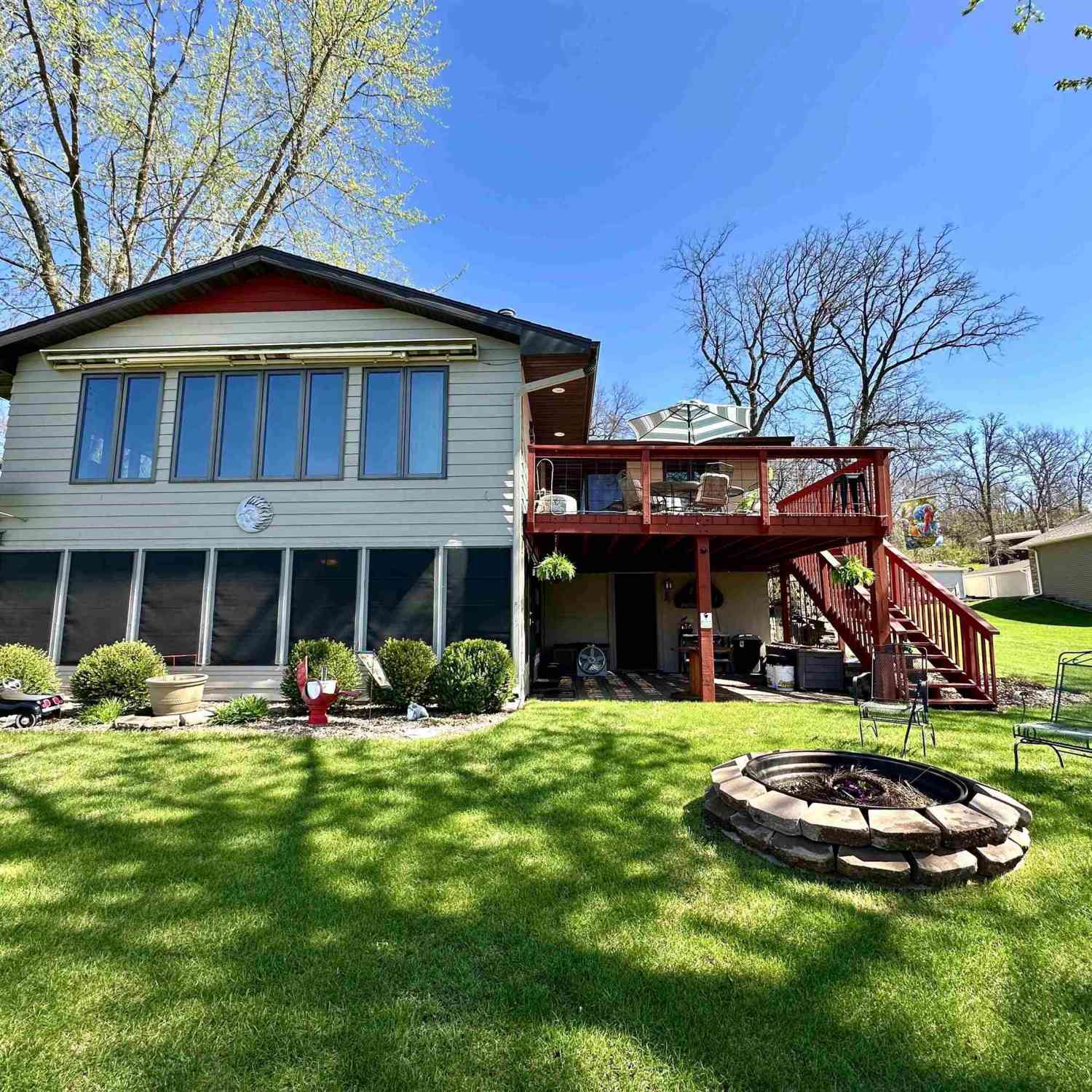 Homes For Sale - 6143 NE Lakeshore Drive<br/> Brooklyn, IA 52211