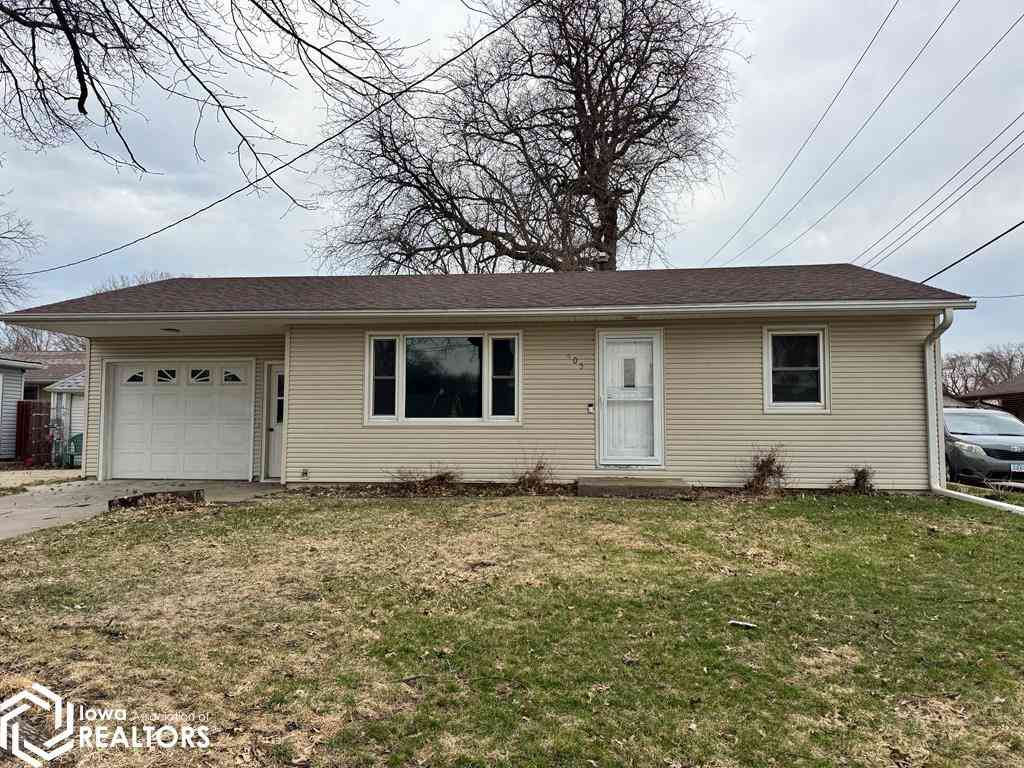 Homes For Sale - 405 Cedar Street<br/> Hamilton County, Webster City, IA 50595