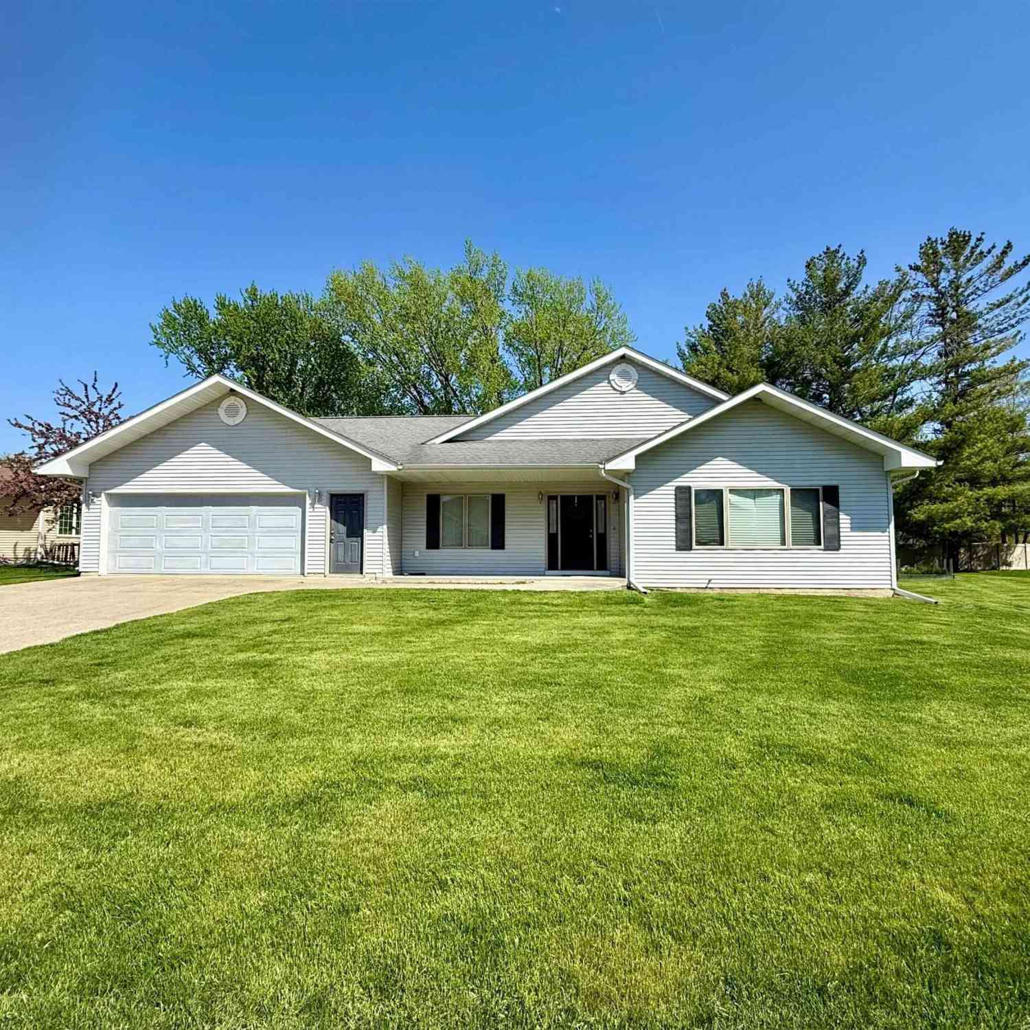 Homes For Sale - 513 Hickory Lane<br/> Greene County, Jefferson, IA 50129