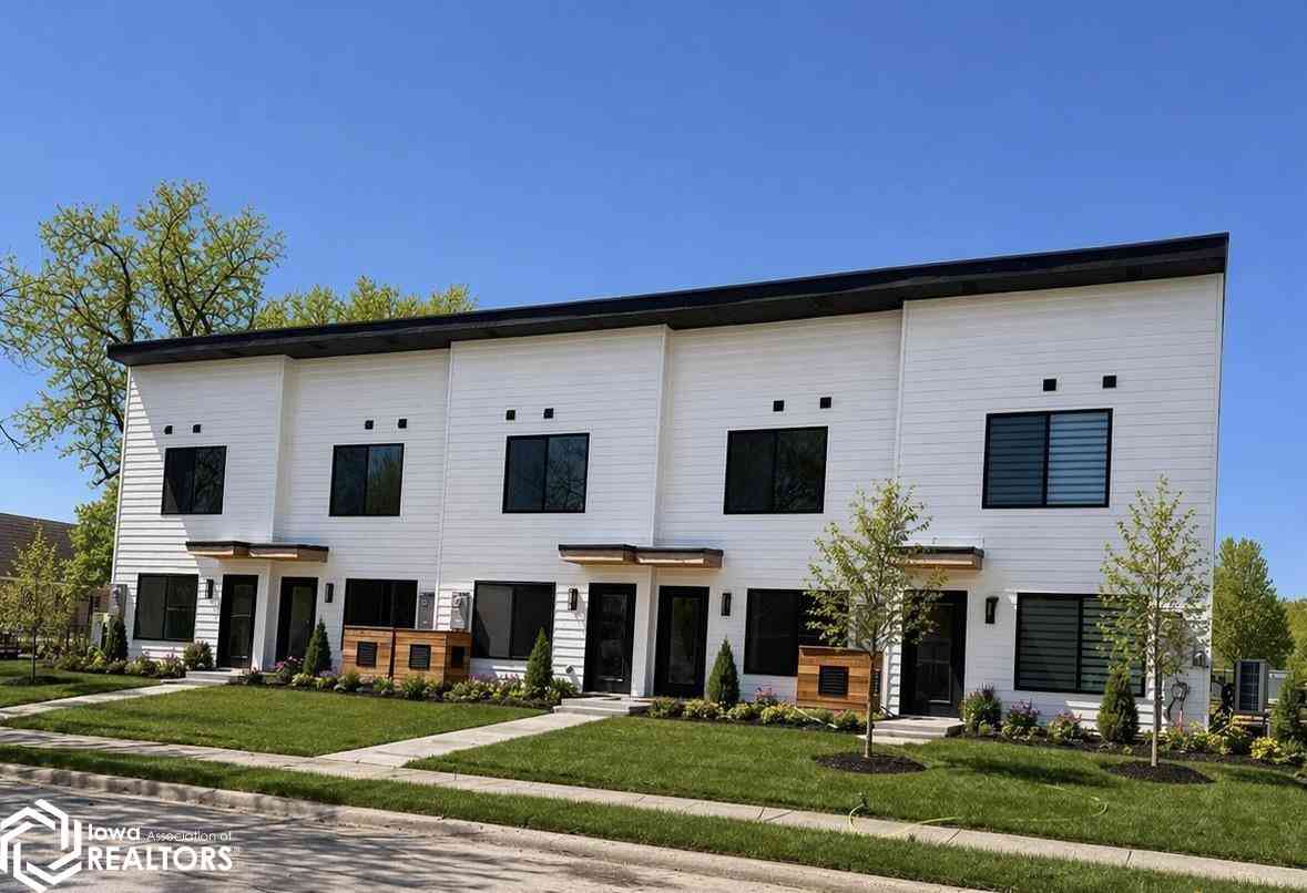 Condo For Sale - 326 S 11th St<br/> Sac City, IA 50583