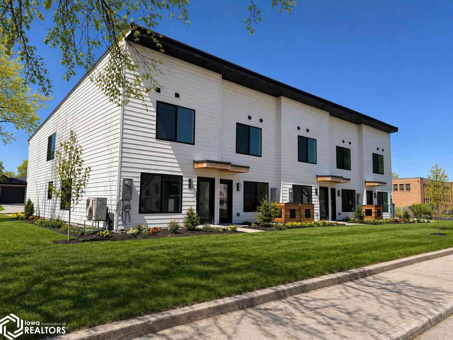 Condo For Sale - 330 S 11th St<br/> Sac City, IA 50583