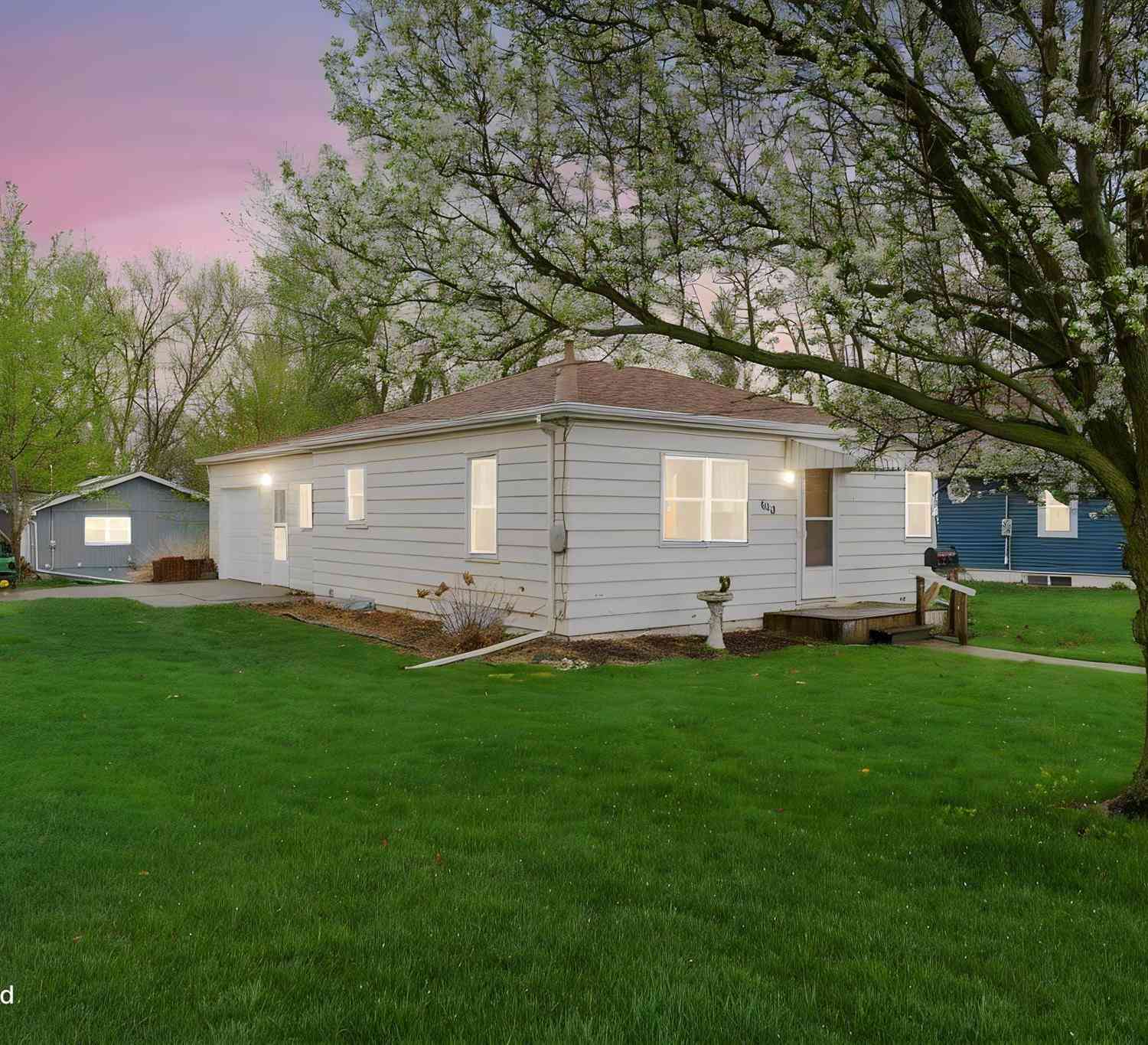 Homes For Sale - 840 C Avenue<br/> Nevada, IA 50201