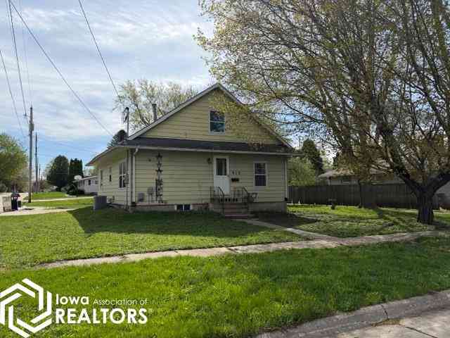 Homes For Sale - 613 3rd Avenue<br/> Hancock County, Britt, IA 50423