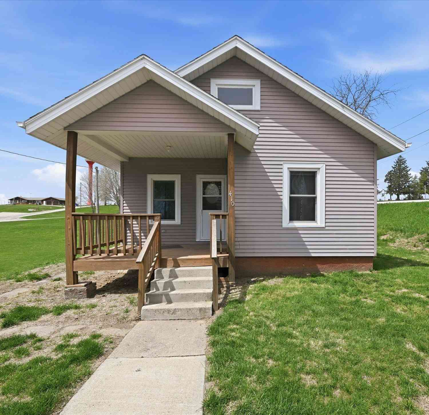 Homes For Sale - 410 4th Street<br/> Shelby County, Portsmouth, IA 51563