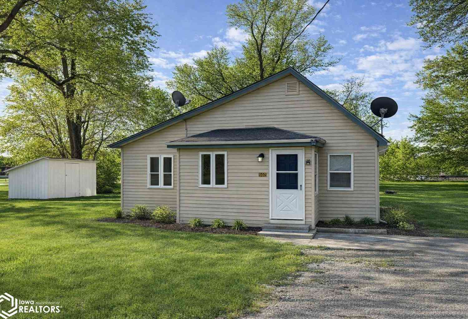 Homes For Sale - 520 6th Street<br/> Murray, IA 50174