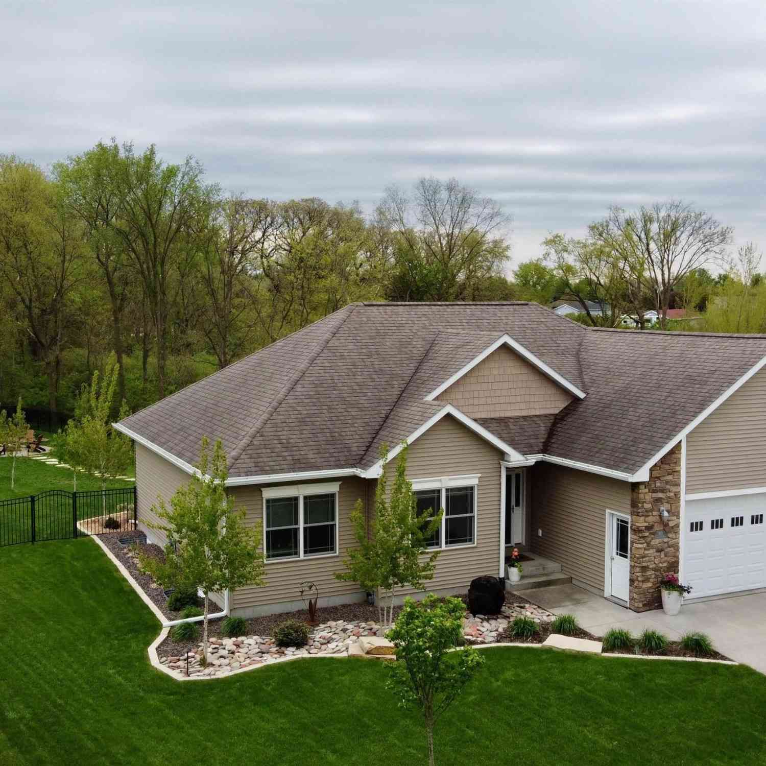 Homes For Sale - 103 Briarwood Bend<br/> Greene County, Jefferson, IA 50129
