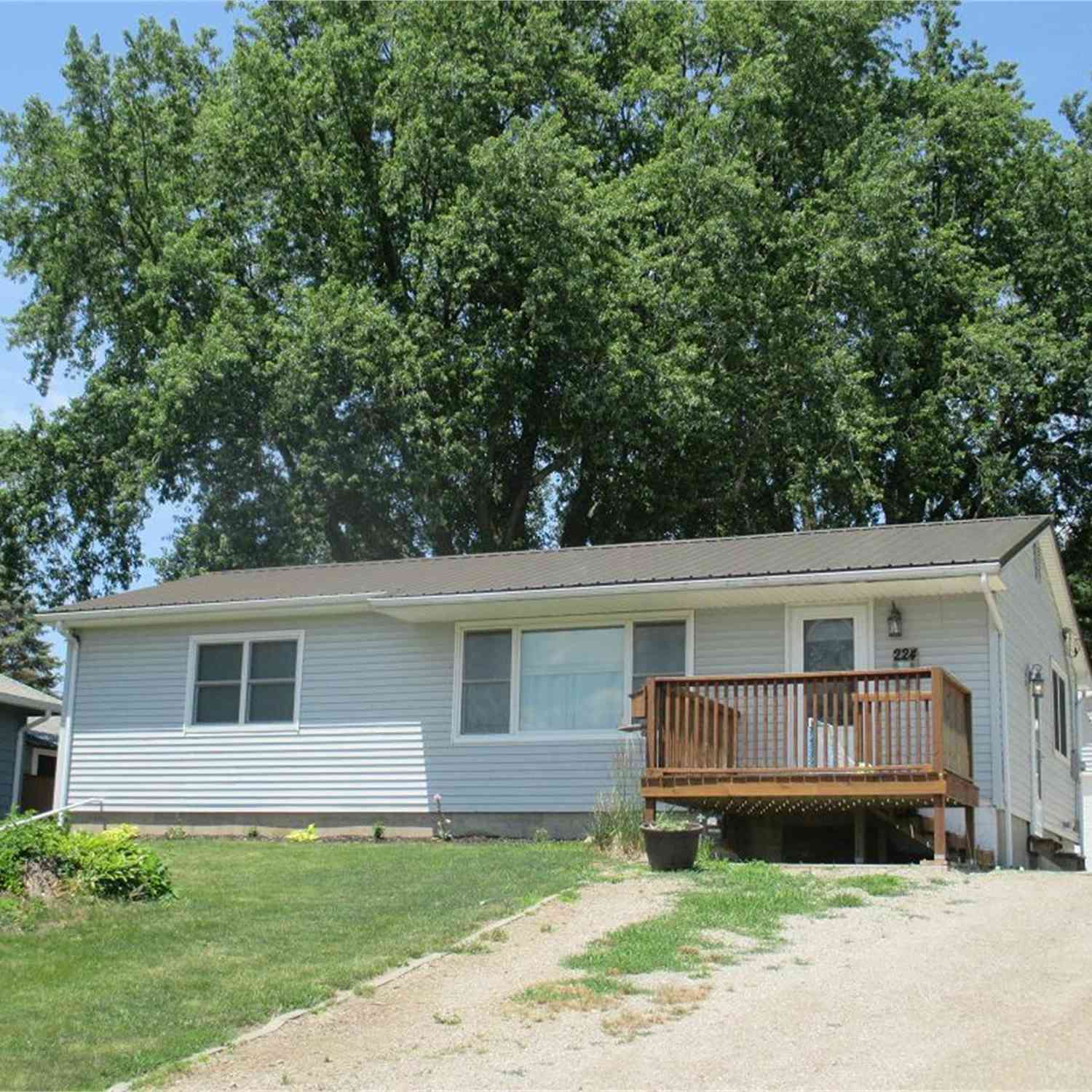 Homes For Sale - 224 Linden Court<br/> Brooklyn, IA 52211