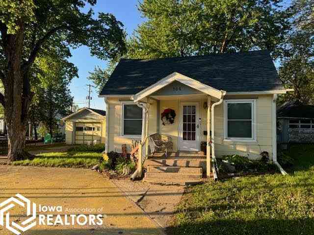 Homes For Sale - 306 Pearl Street<br/> Taylor County, Bedford, IA 50833
