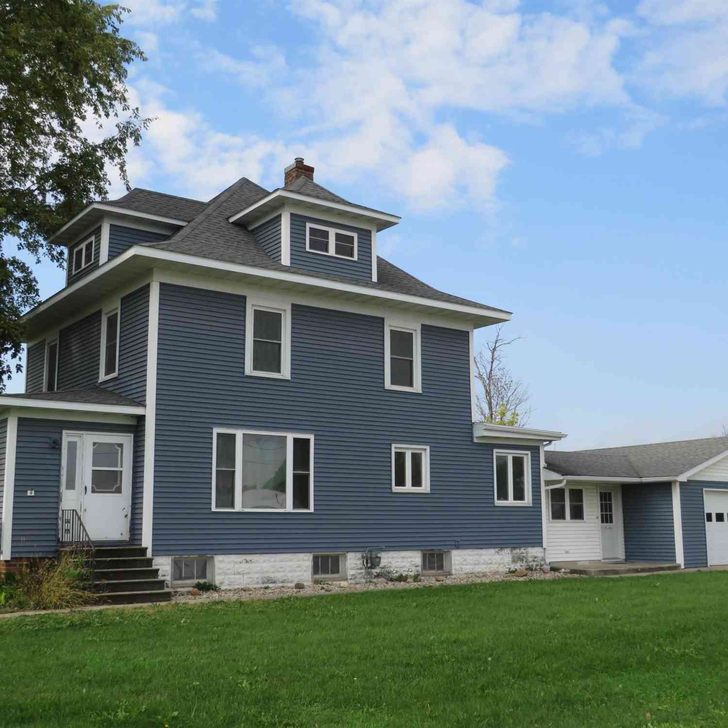 Homes For Sale - 100 N Vankirk Street<br/> Latimer, IA 50452