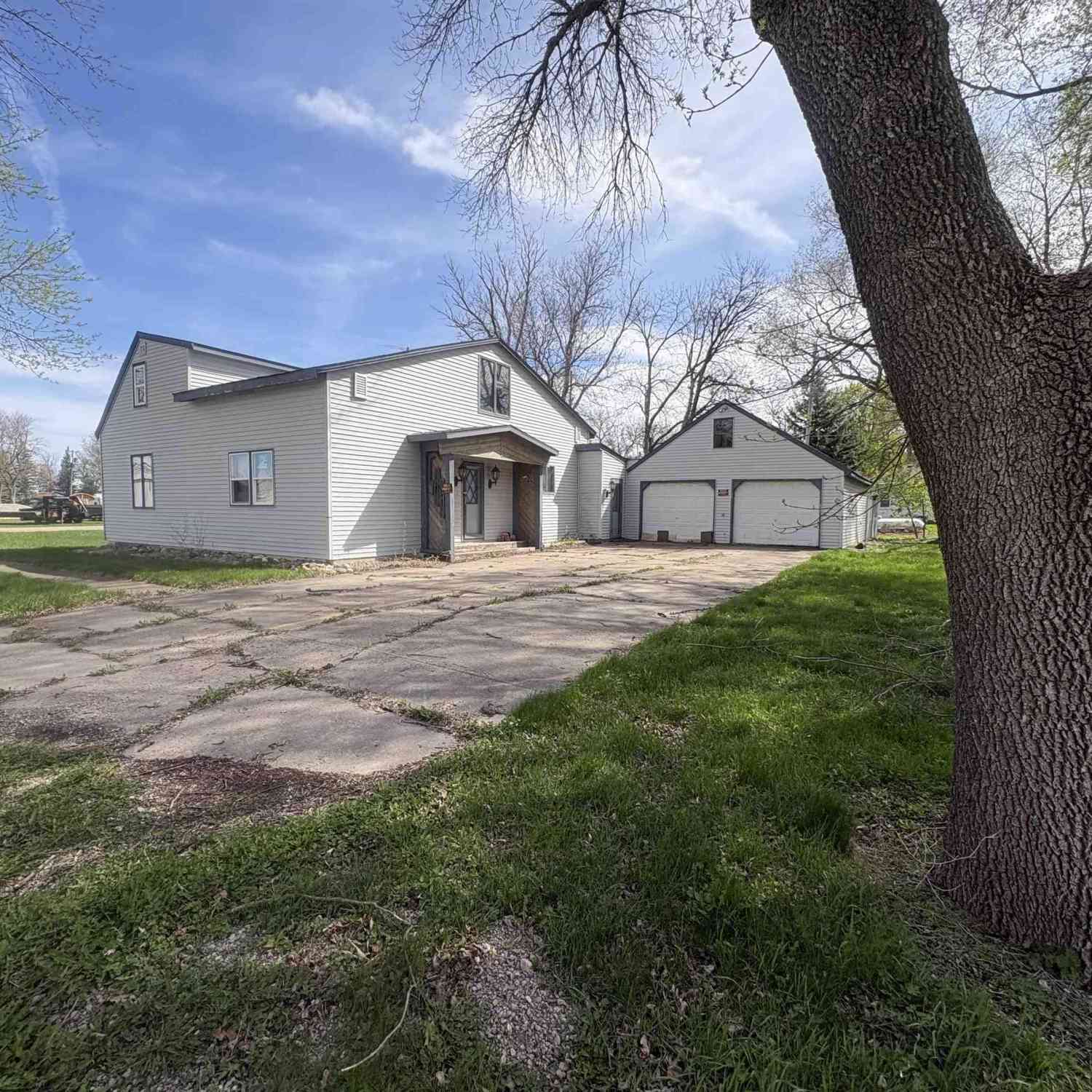 Homes For Sale - 508 4th Street<br/> Winnebago County, Buffalo Center, IA 50424