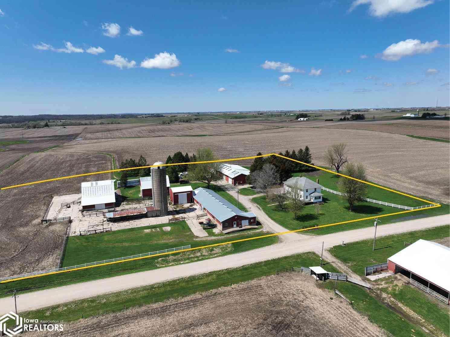 Homes For Sale - 5718 Quality Ridge<br/> Linn County, Coggon, IA 52218