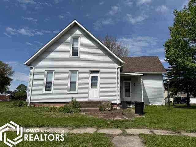 Homes For Sale - 407 S Adams Street<br/> Henry County, Mount Pleasant, IA 52641