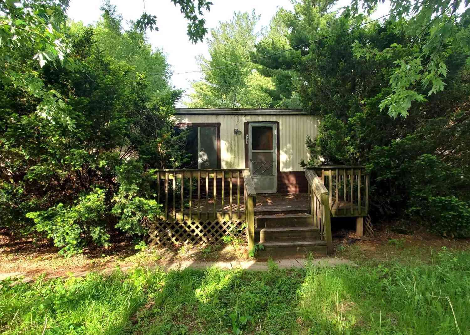 Mobile Home For Sale - 507 N 2nd Street<br/> Farmington, IA 52626