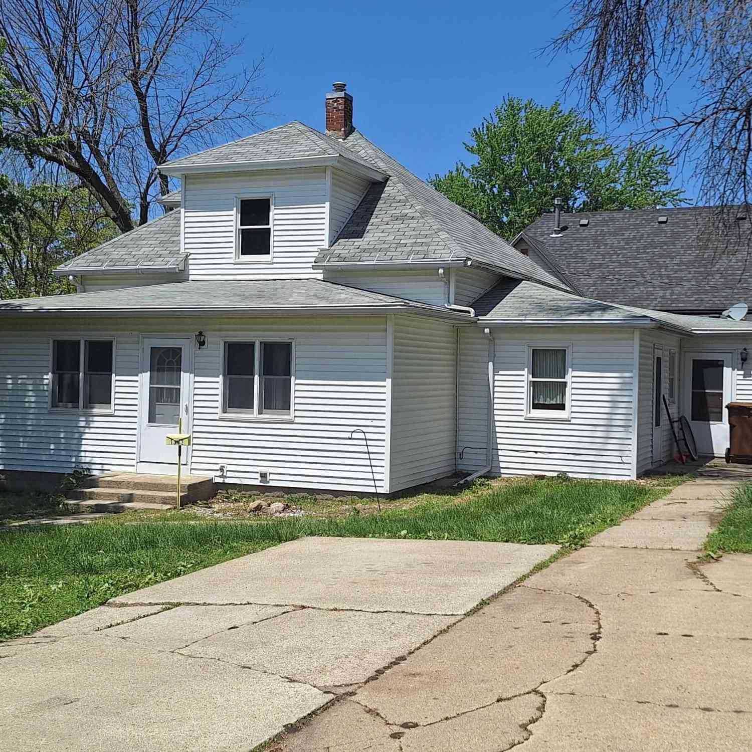 Homes For Sale - 1302 N Adams Street<br/> Carroll County, Carroll, IA 51401