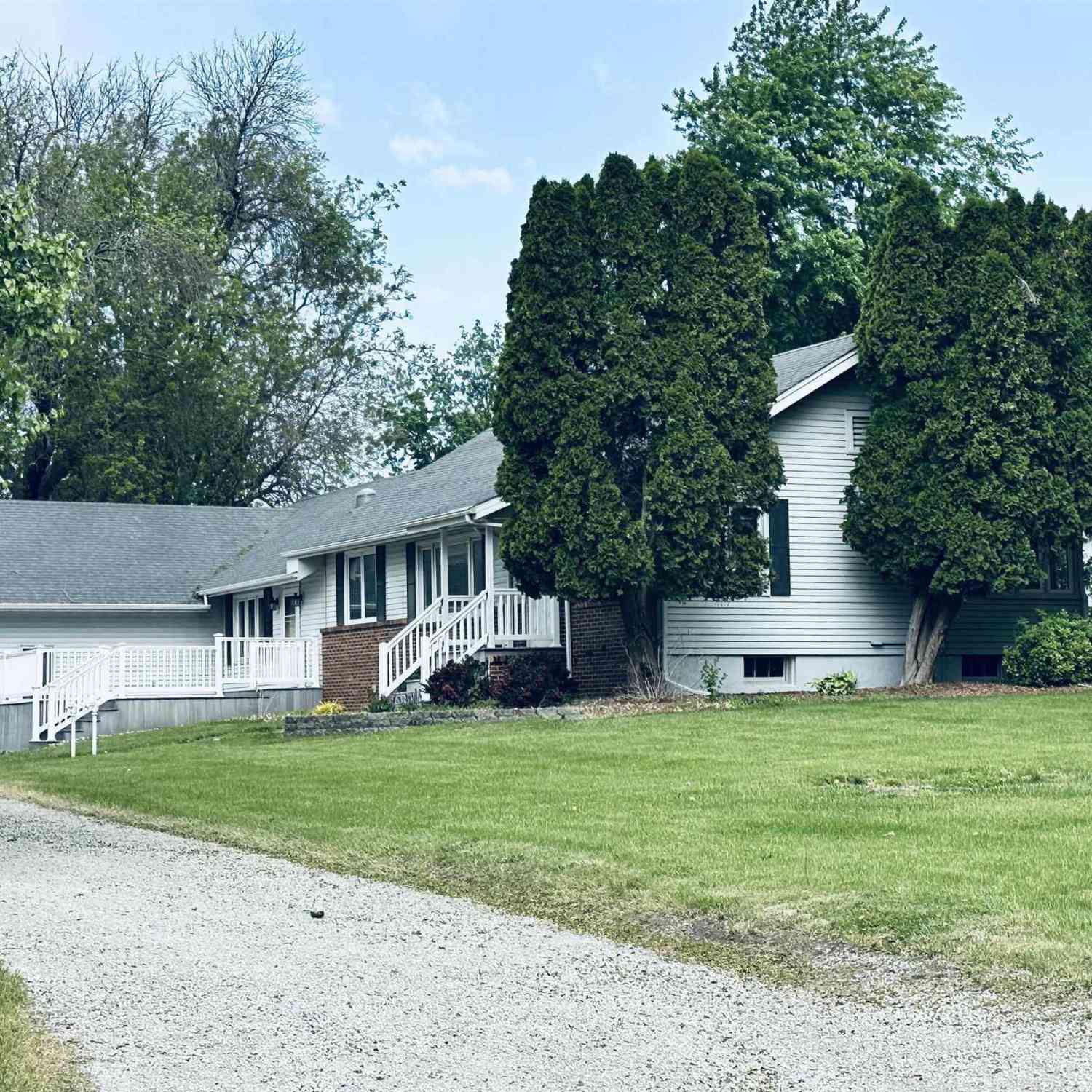 Homes For Sale - 2611 Luminary Lane<br/> Mahaska County, Oskaloosa, IA 52577
