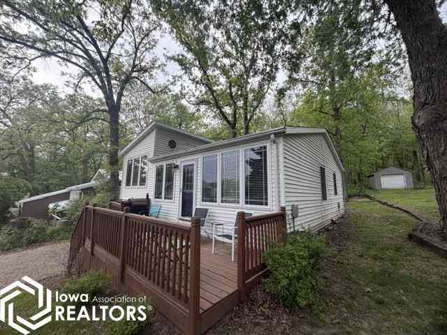 Homes For Sale - 6183 NE Lakeshore Drive<br/> Brooklyn, IA 52211