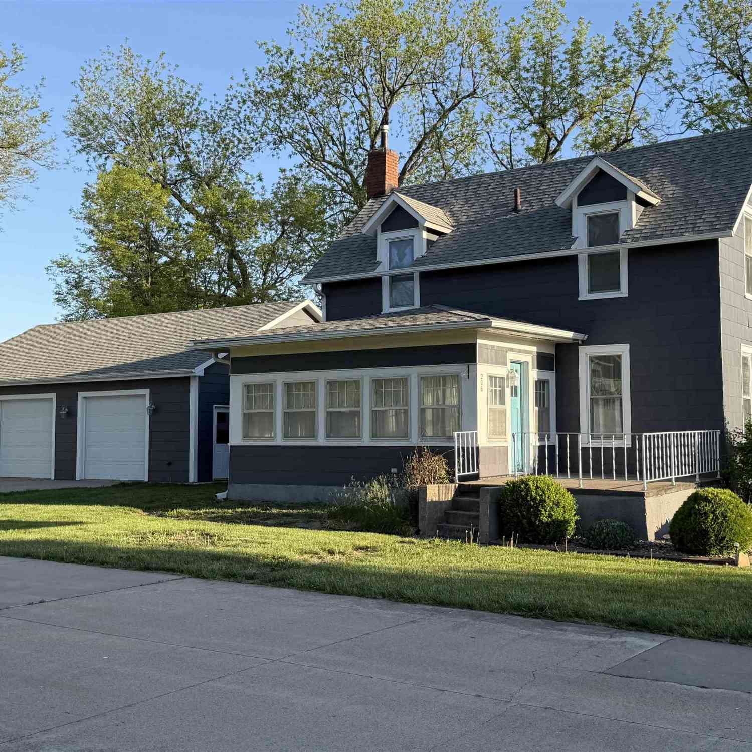 Homes For Sale - 206 N High Street<br/> Montezuma, IA 50171